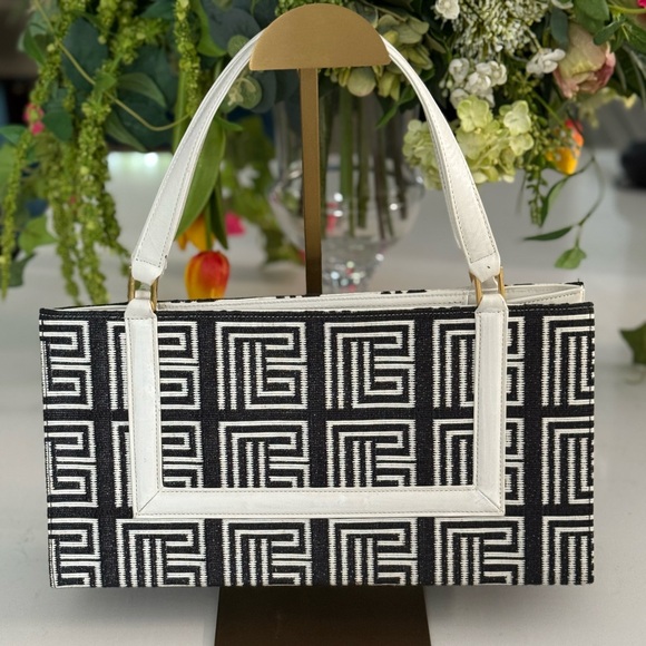 Balmain Signature B Black and White Handbag RARE Style - Picture 2 of 15